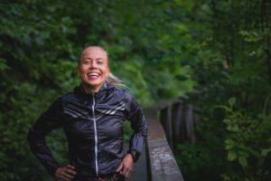 Juoksemisen ilo kuuluu myös tavoitteelliseen kestävyysharjoitteluun. Silloin elämässä pysyy riittävä rentous eikä se mene väkinäiseksi.