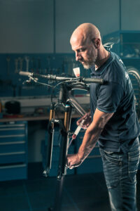 Shimano Service Center maastopyörän joustokeulan huolto