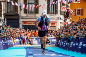 Kilian Jornet UTMB 2022 maaliintulo - ensimmäinen alle 20 tunnin aika UTMB:llä