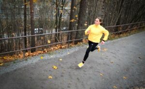 Nopeustreeni ylämäessä