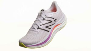 New Balance FuelCell Propel v4