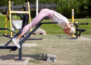 juoksijan lihaskuntoharjoitus ulkokuntosalilla