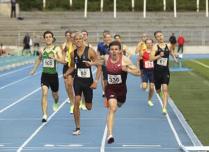 pääkirjoitus ari paunonen