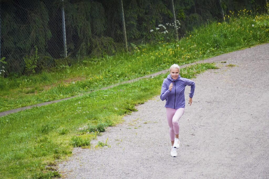 juoksu mäkisessä maastossa