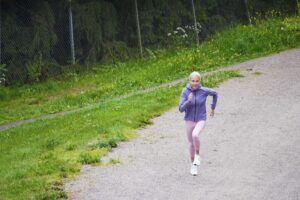 juoksu mäkisessä maastossa